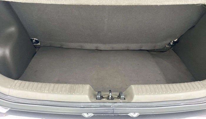 2012 Hyundai i10 MAGNA 1.1, Petrol, Manual, 45,472 km, Boot Inside