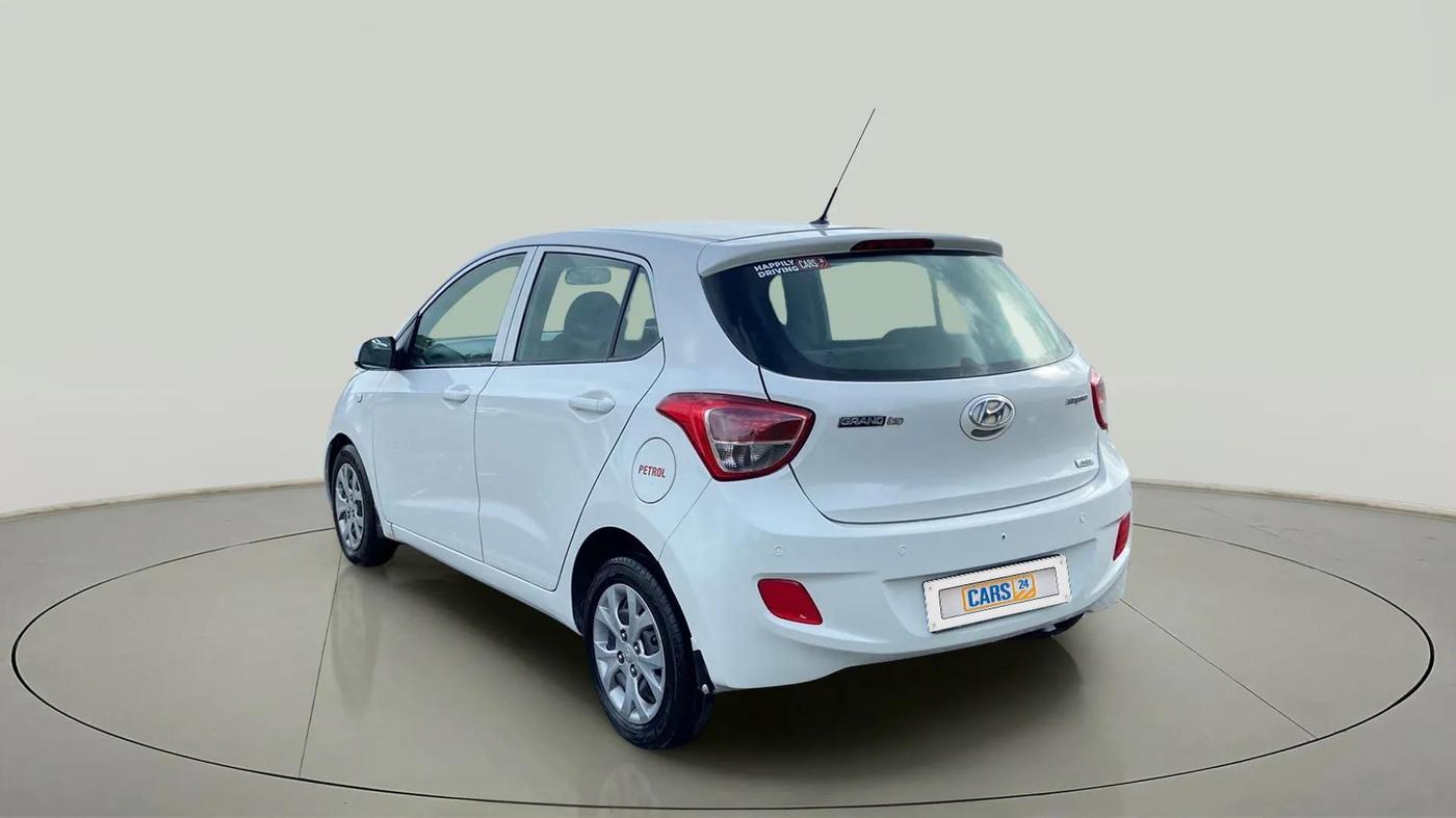 2016 Hyundai Grand i10 MAGNA AT 1.2 KAPPA VTVT, CNG, Automatic, 30,942 km, Left Back Diagonal