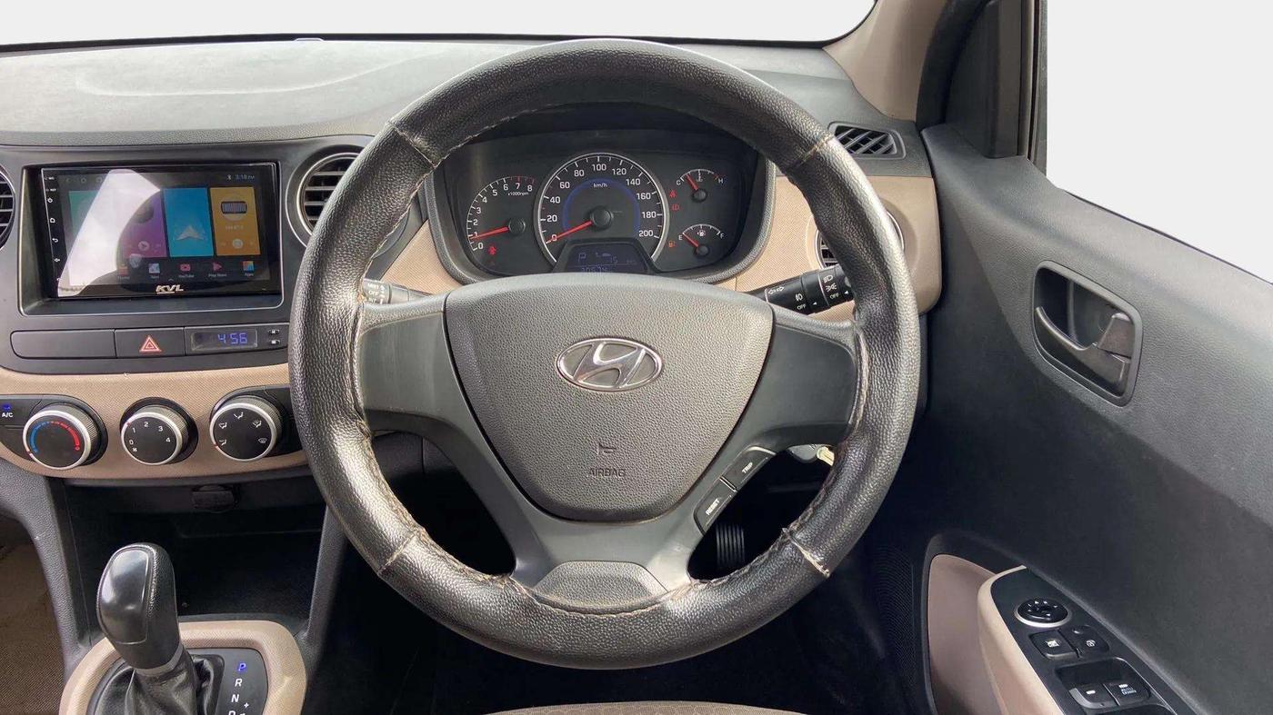 2016 Hyundai Grand i10 MAGNA AT 1.2 KAPPA VTVT, CNG, Automatic, 30,942 km, Steering Wheel Close Up