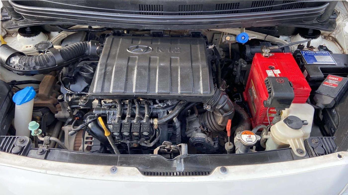 2016 Hyundai Grand i10 MAGNA AT 1.2 KAPPA VTVT, CNG, Automatic, 30,942 km, Open Bonet