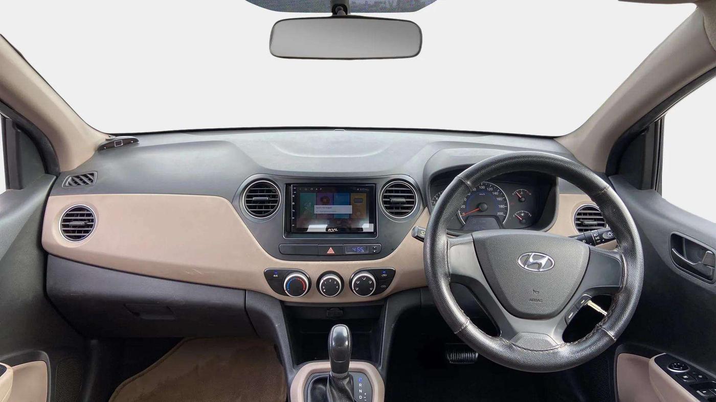 2016 Hyundai Grand i10 MAGNA AT 1.2 KAPPA VTVT, CNG, Automatic, 30,942 km, Dashboard