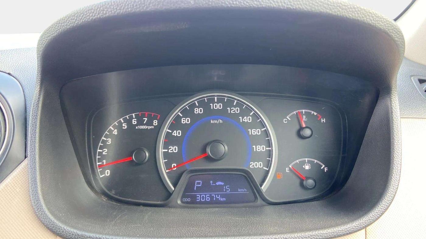 2016 Hyundai Grand i10 MAGNA AT 1.2 KAPPA VTVT, CNG, Automatic, 30,942 km, Odometer Image