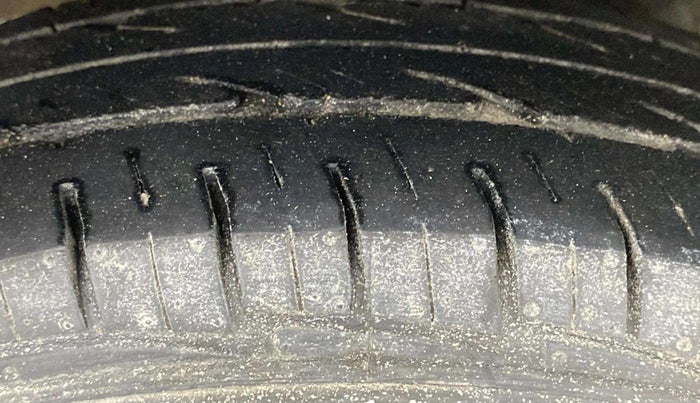 2012 Hyundai Eon D-LITE+, Petrol, Manual, 79,635 km, Right Rear Tyre Tread