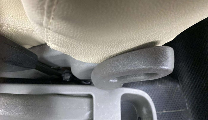 2016 Hyundai i10 SPORTZ 1.1, Petrol, Manual, 35,625 km, Driver Side Adjustment Panel