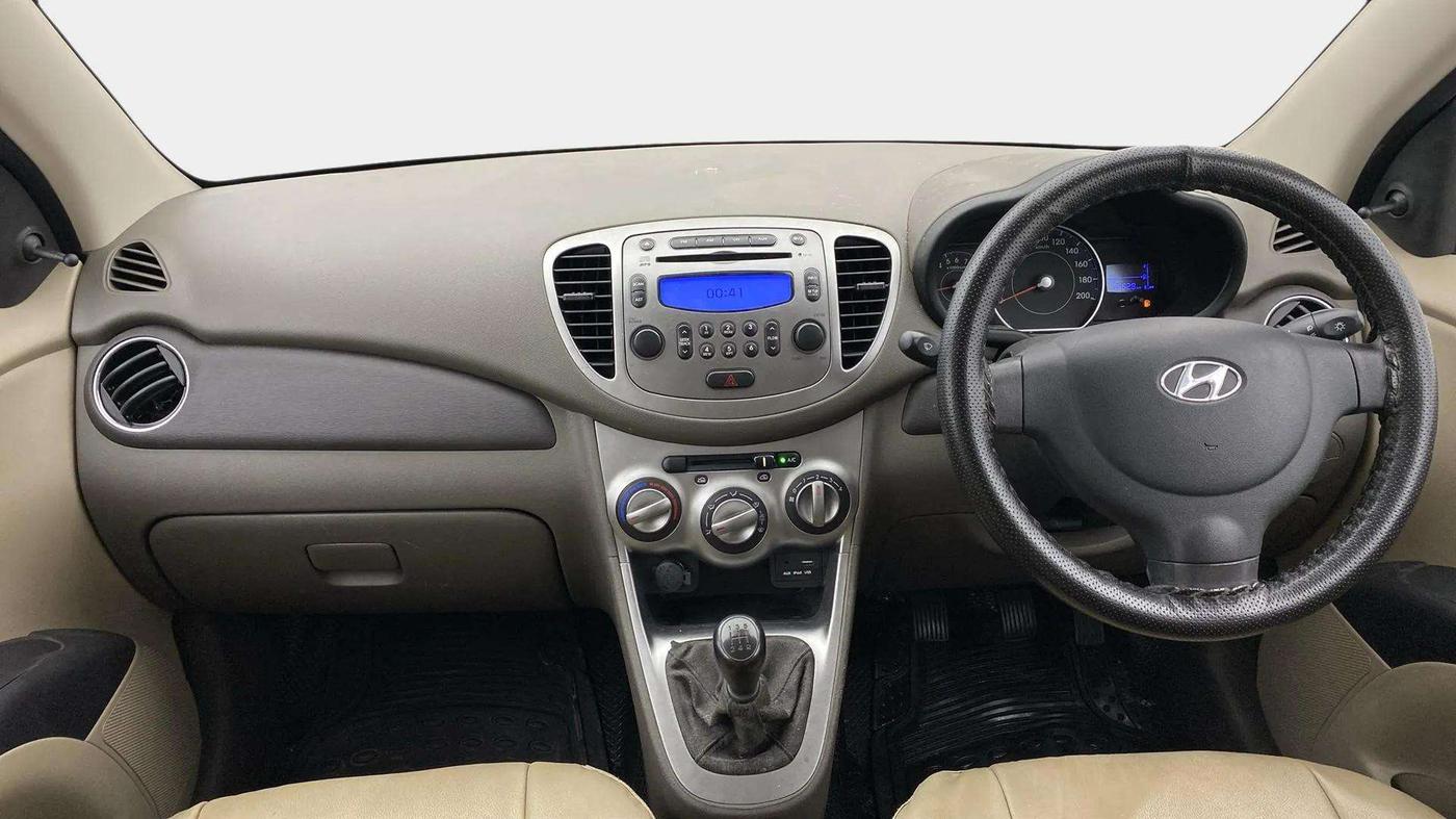 2016 Hyundai i10 SPORTZ 1.1, Petrol, Manual, 35,625 km, Dashboard