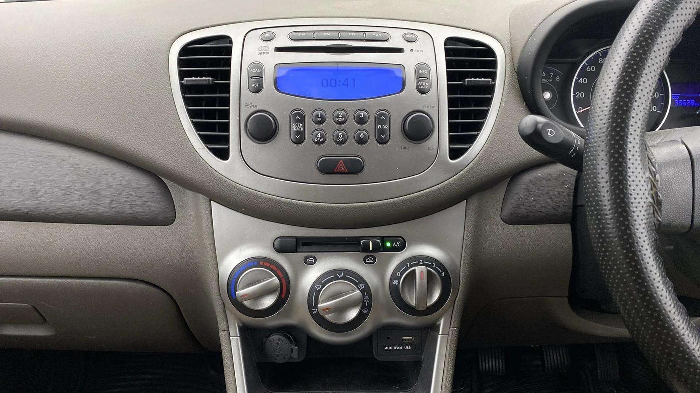 2016 Hyundai i10 SPORTZ 1.1, Petrol, Manual, 35,625 km, Air Conditioner