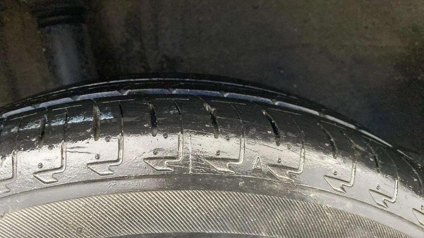 2021 Maruti IGNIS SIGMA 1.2, Petrol, Manual, 12,410 km, Right Rear Tyre Tread
