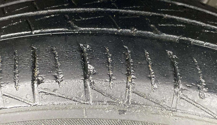 2021 Maruti Alto VXI PLUS, Petrol, Manual, 37,728 km, Right Front Tyre Tread