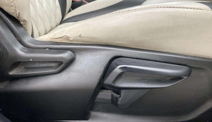 2022 Tata Tiago XZ PLUS CNG, CNG, Manual, 40,532 km, Driver Side Adjustment Panel