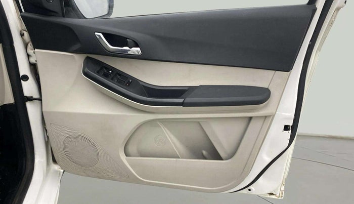 2022 Tata Tiago XZ PLUS CNG, CNG, Manual, 40,532 km, Driver Side Door Panels Control