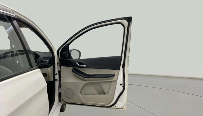 2022 Tata Tiago XZ PLUS CNG, CNG, Manual, 40,532 km, RHS Front Door