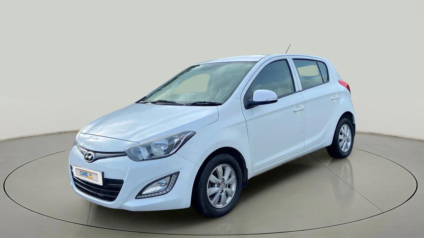 2014 Hyundai i20 SPORTZ 1.4 AT, Petrol, Automatic, 77,576 km, Left Front Diagonal