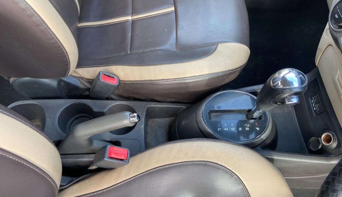 2014 Hyundai i20 SPORTZ 1.4 AT, Petrol, Automatic, 77,502 km, Gear Lever
