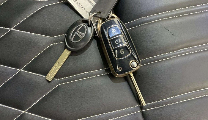 2023 Tata PUNCH ADVENTURE CAMO MT, Petrol, Manual, 12,954 km, Key Close Up