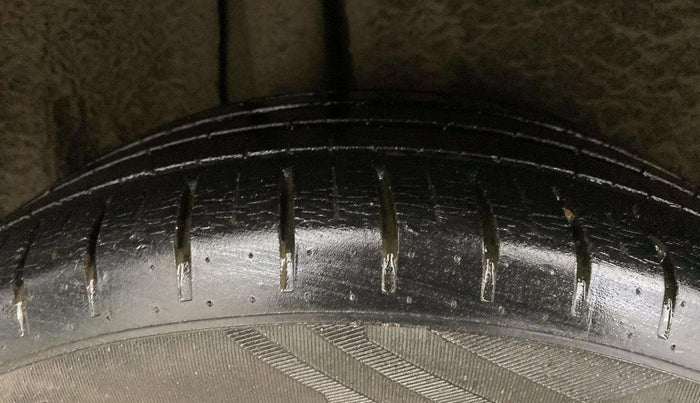 2018 Maruti Baleno ALPHA CVT PETROL 1.2, CNG, Automatic, 52,559 km, Right Rear Tyre Tread