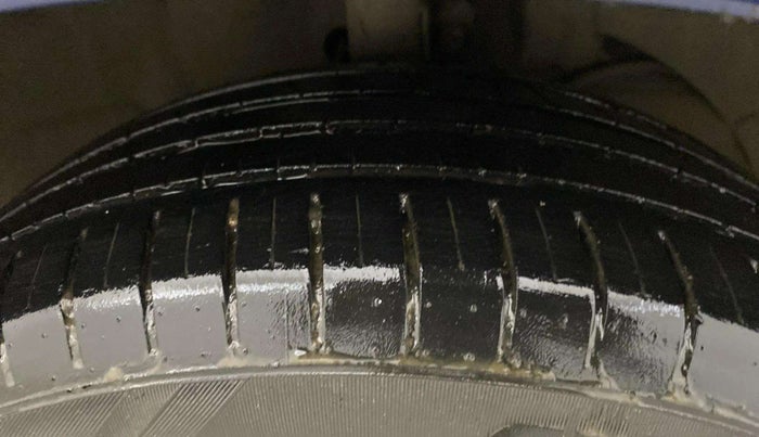 2018 Maruti Baleno ALPHA CVT PETROL 1.2, CNG, Automatic, 52,559 km, Right Front Tyre Tread