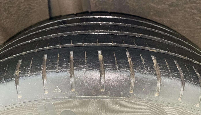 2016 Maruti Baleno ALPHA PETROL 1.2, Petrol, Manual, 35,829 km, Right Rear Tyre Tread