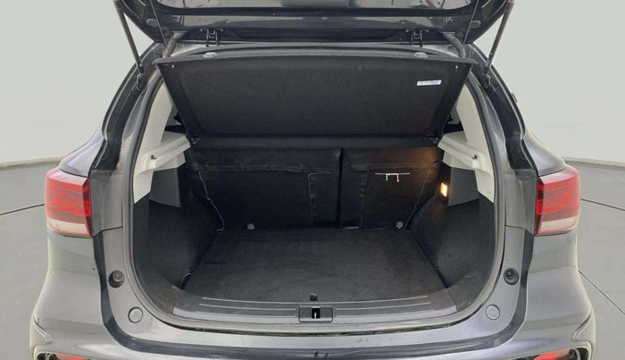 2022 MG ASTOR SUPER 1.5 CVT, Petrol, Automatic, 10,633 km, Boot Open Zoomed View