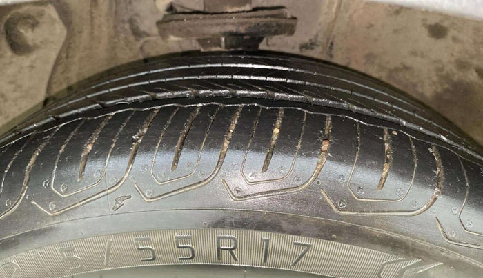 2022 MG ASTOR SUPER 1.5 CVT, Petrol, Automatic, 10,633 km, Right Front Tyre Tread
