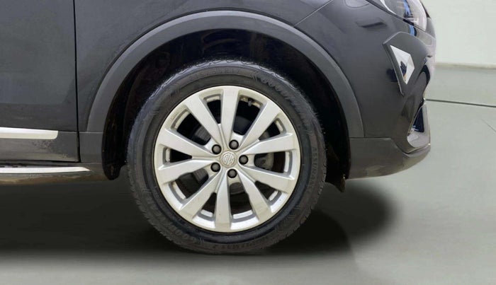 2022 MG ASTOR SUPER 1.5 CVT, Petrol, Automatic, 10,633 km, Right Front Wheel