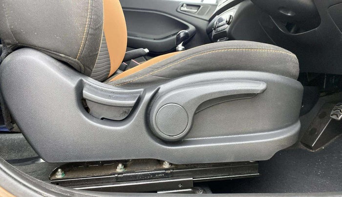 2017 Hyundai i20 Active 1.2 SX, Petrol, Manual, 45,038 km, Driver Side Adjustment Panel