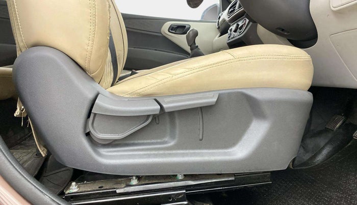 2022 Hyundai AURA S 1.2 CNG, CNG, Manual, 44,155 km, Driver Side Adjustment Panel