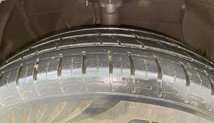 2022 Hyundai AURA S 1.2 CNG, CNG, Manual, 44,155 km, Right Front Tyre Tread