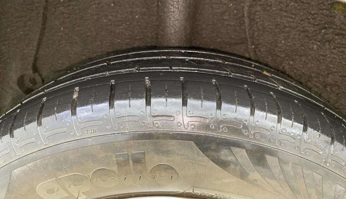 2022 Hyundai AURA S 1.2 CNG, CNG, Manual, 44,155 km, Right Rear Tyre Tread