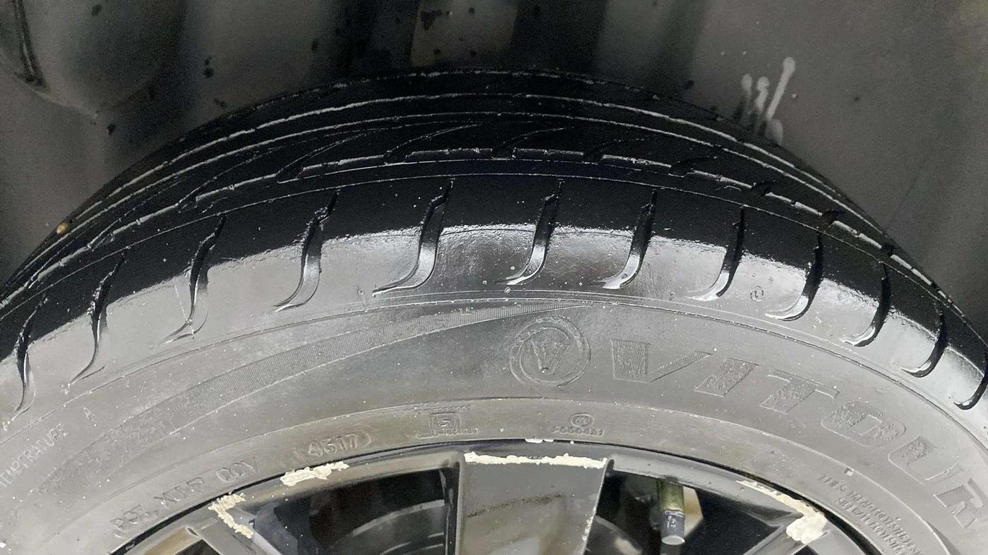 2016 Volkswagen Polo HIGHLINE1.2L, Petrol, Manual, 78,212 km, Right Rear Tyre Tread