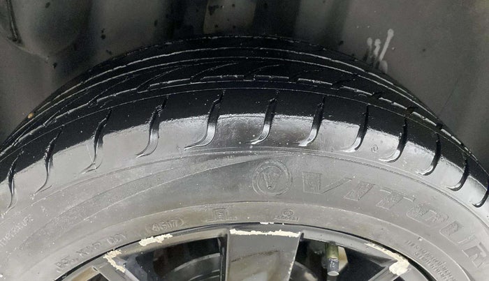 2016 Volkswagen Polo HIGHLINE1.2L, Petrol, Manual, 78,212 km, Right Rear Tyre Tread