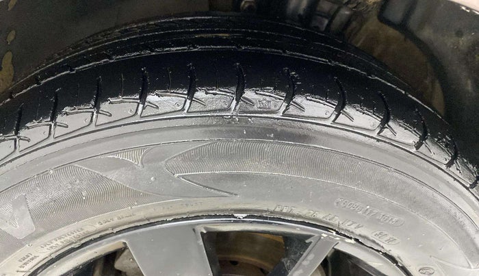2016 Volkswagen Polo HIGHLINE1.2L, Petrol, Manual, 78,212 km, Left Front Tyre Tread
