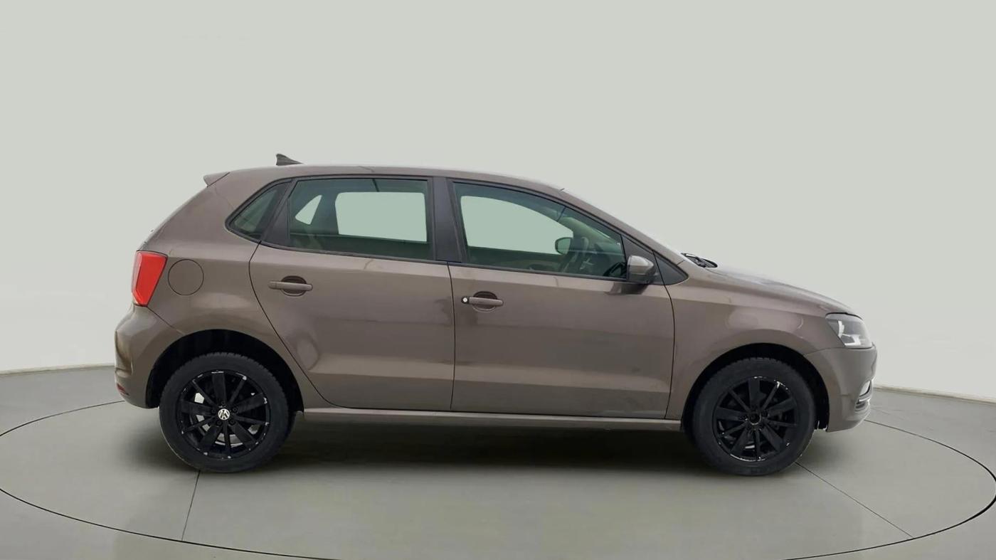 2016 Volkswagen Polo HIGHLINE1.2L, Petrol, Manual, 78,212 km, Right Side View