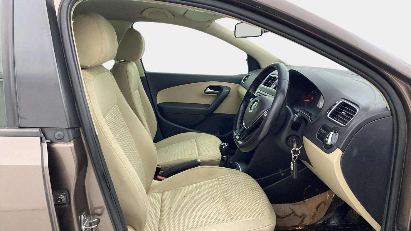 2016 Volkswagen Polo HIGHLINE1.2L, Petrol, Manual, 78,212 km, Right Side Front Door Cabin