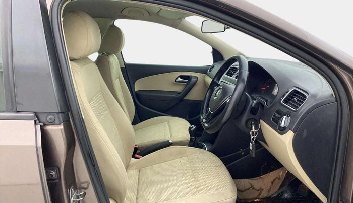 2016 Volkswagen Polo HIGHLINE1.2L, Petrol, Manual, 78,212 km, Right Side Front Door Cabin