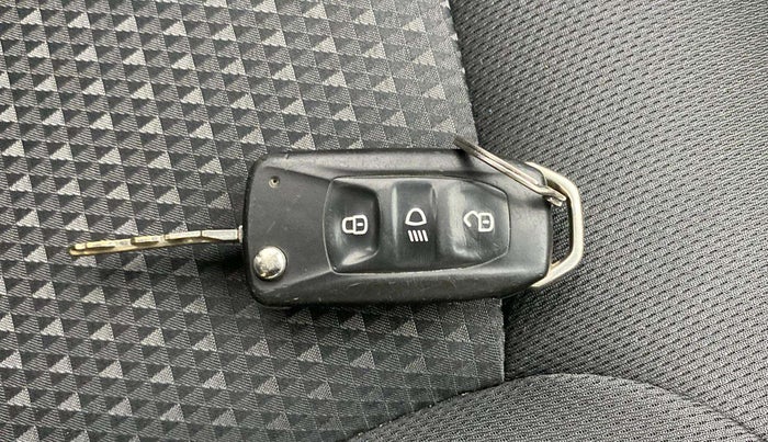 2020 Tata Tiago XZ PLUS DUAL TONE PETROL, Petrol, Manual, 46,717 km, Key Close Up