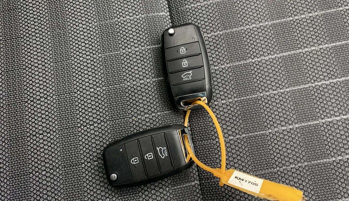 2023 KIA SONET HTK PLUS 1.2, Petrol, Manual, 11,245 km, Key Close Up