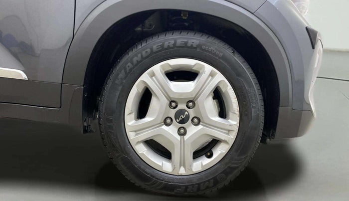 2023 KIA SONET HTK PLUS 1.2, Petrol, Manual, 11,245 km, Right Front Wheel