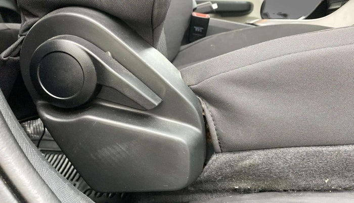 2023 Tata ALTROZ XE PLUS DIESEL, Diesel, Manual, 23,792 km, Driver Side Adjustment Panel