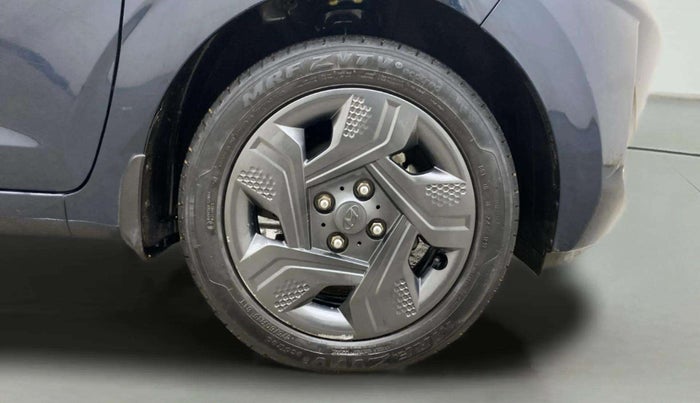 2022 Hyundai GRAND I10 NIOS MAGNA CORPORATE EDITION 1.2 KAPPA VTVT, Petrol, Manual, 30,198 km, Right Front Wheel