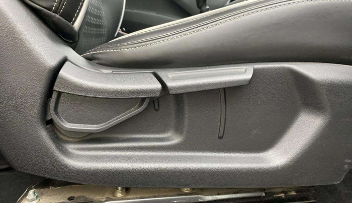 2022 Hyundai GRAND I10 NIOS MAGNA CORPORATE EDITION 1.2 KAPPA VTVT, Petrol, Manual, 30,198 km, Driver Side Adjustment Panel