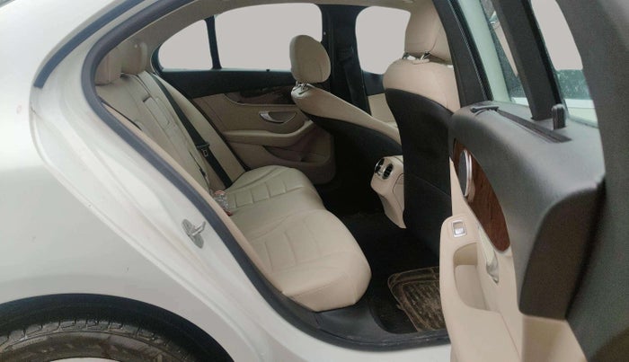 2015 Mercedes Benz C Class C 220 CDI AVANTGARDE, Diesel, Automatic, 40,171 km, Right Side Rear Door Cabin