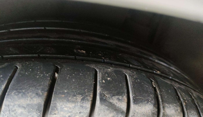 2015 Mercedes Benz C Class C 220 CDI AVANTGARDE, Diesel, Automatic, 40,171 km, Right Rear Tyre Tread