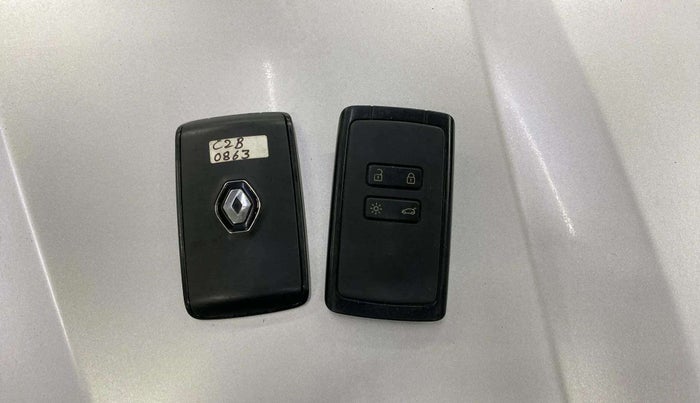 2021 Renault Kiger RXZ AMT DUAL TONE, Petrol, Automatic, 33,349 km, Key Close Up