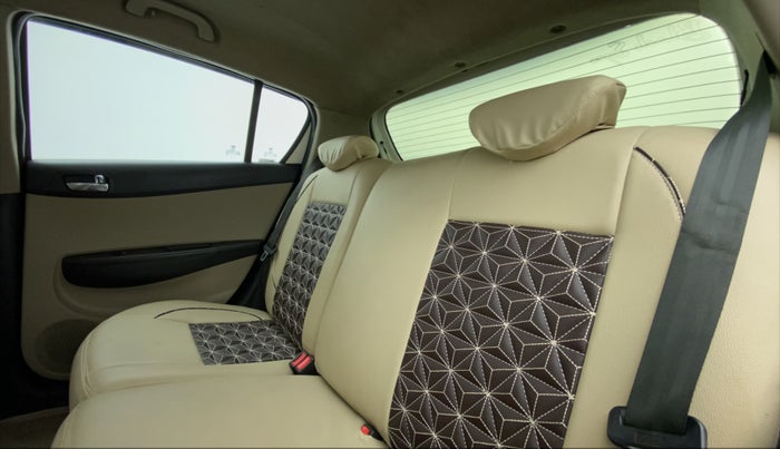 2014 Hyundai i20 SPORTZ 1.4 CRDI, Diesel, Manual, 78,423 km, Right Side Rear Door Cabin