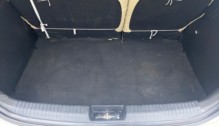 2014 Hyundai i20 SPORTZ 1.4 CRDI, Diesel, Manual, 78,423 km, Boot Inside