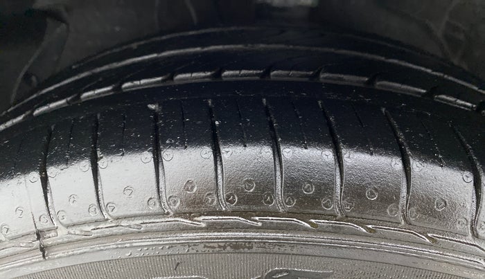 2014 Hyundai i20 SPORTZ 1.4 CRDI, Diesel, Manual, 78,423 km, Left Front Tyre Tread