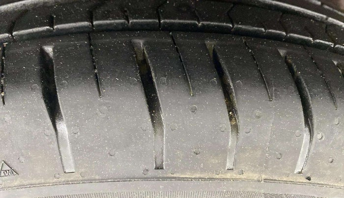 2017 Honda Jazz 1.2L I-VTEC S, Petrol, Manual, 44,200 km, Right Rear Tyre Tread