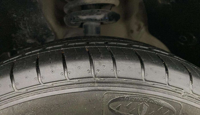 2019 MG HECTOR SHARP 1.5 DCT PETROL, Petrol, Automatic, 27,460 km, Left Front Tyre Tread