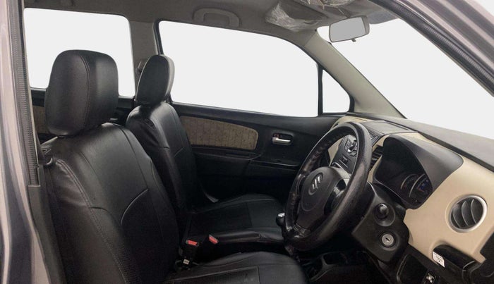 2017 Maruti Wagon R 1.0 VXI, CNG, Manual, 81,422 km, Right Side Front Door Cabin
