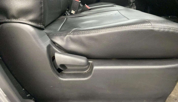 2017 Maruti Wagon R 1.0 VXI, CNG, Manual, 81,422 km, Driver Side Adjustment Panel